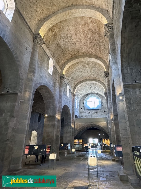 Girona - Sant Pere de Galligants. Interior