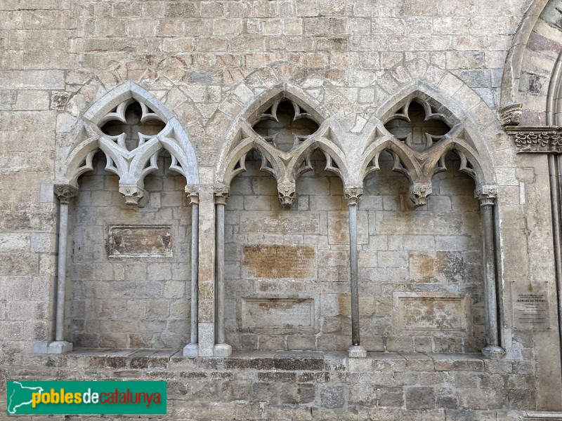 Girona - Església de Sant Feliu, Interior. Arcs de l'antic claustre