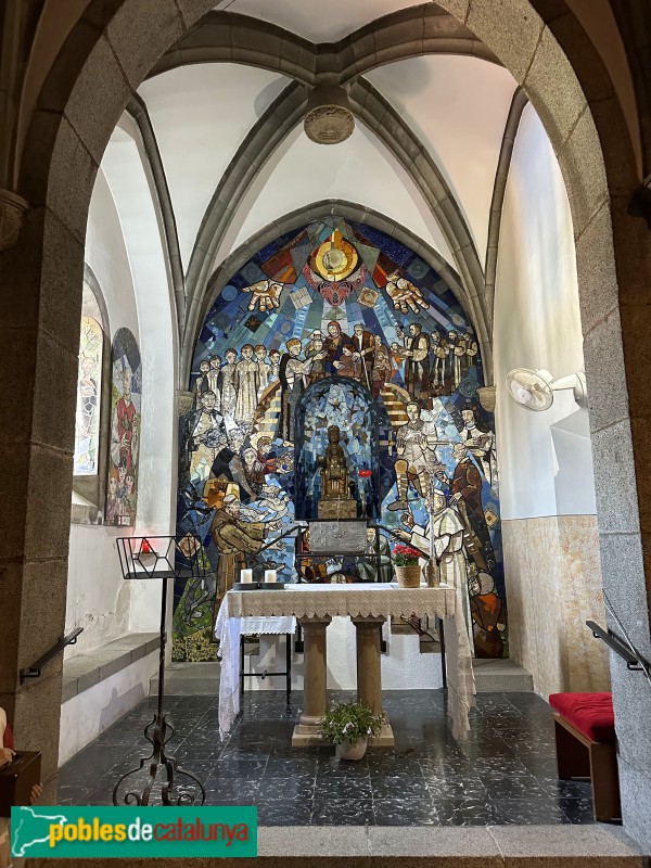 Argentona - Església de Sant Julià. Altar de la Mare de Déu de Montserrat (Foto: Albert Esteves, 2025) Argentona - Església de Sant Julià. Altar de la Mare de Déu de Montserrat