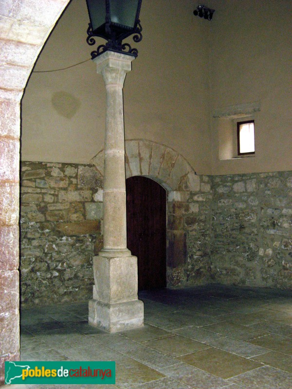 Montblanc - Hospital de Santa Magdalena, interior del vestíbul (Foto: Albert Esteves, 2009) Montblanc - Hospital de Santa Magdalena, interior del vestíbul