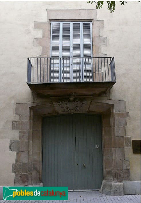 Sant Feliu de Llobregat - Palau Falguera. Porta original del mas (Foto: Sergi Suárez, 2026) Sant Feliu de Llobregat - Palau Falguera. Porta original del mas