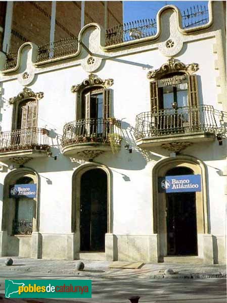 L´Hospitalet de Llobregat - Casa Joan Batlle (Foto: Josep Maria Ardèvol, 1996) L´Hospitalet de Llobregat - Casa Joan Batlle
