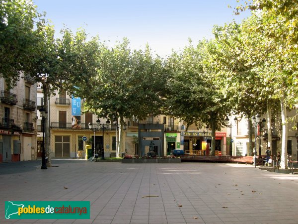 El Vendrell - Plaça Nova (Foto: Albert Esteves, 2006) El Vendrell - Plaça Nova