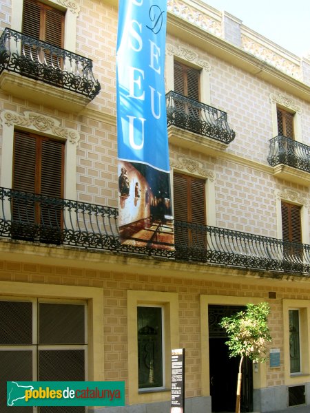 El Vendrell - Plaça Nova. Casa Palau Rabassó (Foto: Albert Esteves, 2006) El Vendrell - Plaça Nova. Casa Palau Rabassó
