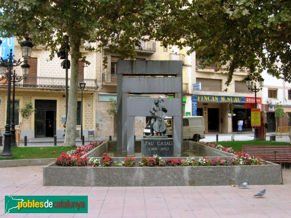 El Vendrell - Plaça Nova. Monument a Pau Casals