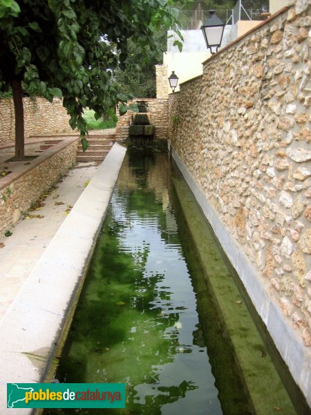 Santa Oliva - Safareigs (Foto: Albert Esteves, 2006) Santa Oliva - Safareigs