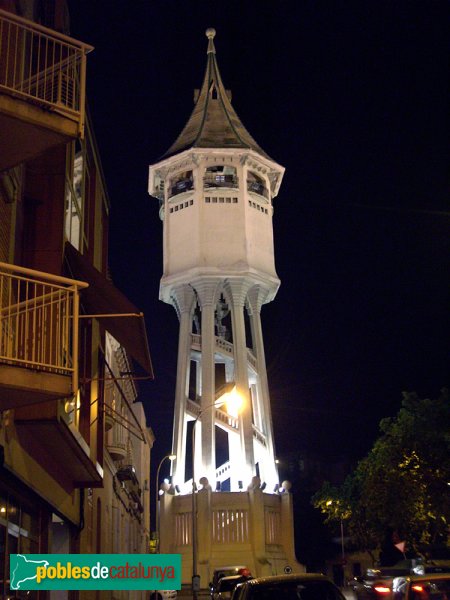 La Torre de l'Aigua, de nit