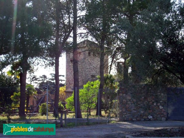 Sabadell - Ca n'Ustrell, detall de la torre (Foto: Joan Sánchez Sabé, 2006) Sabadell - Ca n'Ustrell, detall de la torre