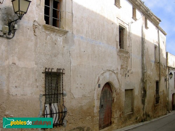 Banyeres del Penedès - Antic hostal (Cal Fontanilles) (Foto: Albert Esteves, 2006) Banyeres del Penedès - Antic hostal (Cal Fontanilles)