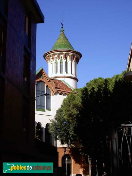 Obra Social de la Caixa de Sabadell, vista des del jardí