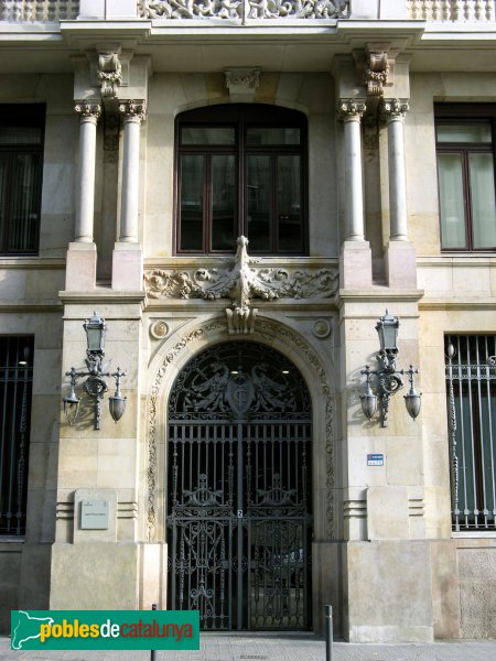 Barcelona - Edifici de Transmediterrània: porta principal