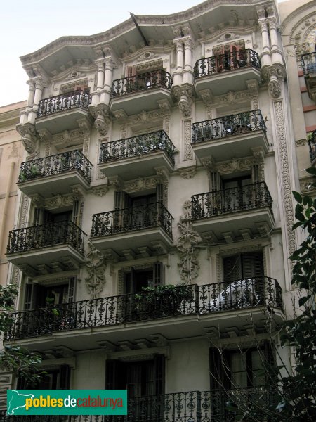 Barcelona - Carrer del Rec, 30 (Foto: Albert Esteves, 2006) Barcelona - Carrer del Rec, 30