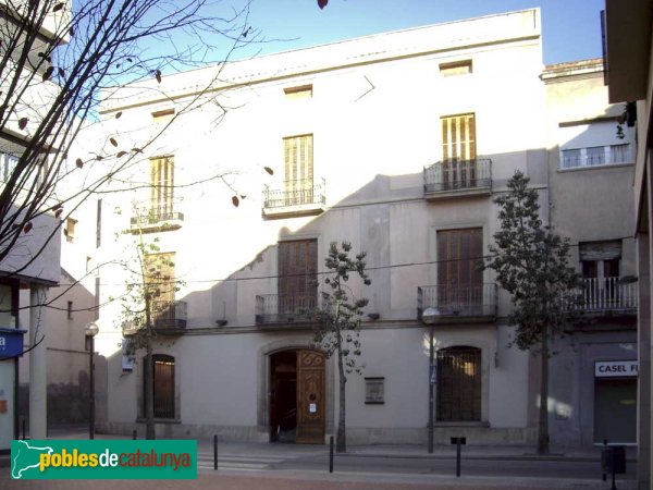 Casa-fàbrica Turull, Museu d'Art, façana