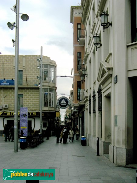 Badalona - Carrer del Mar (Foto: Albert Esteves, 2007) Badalona - Carrer del Mar