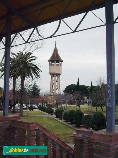 Torre de l'Aigua, des de la Glorieta del parc Taulí