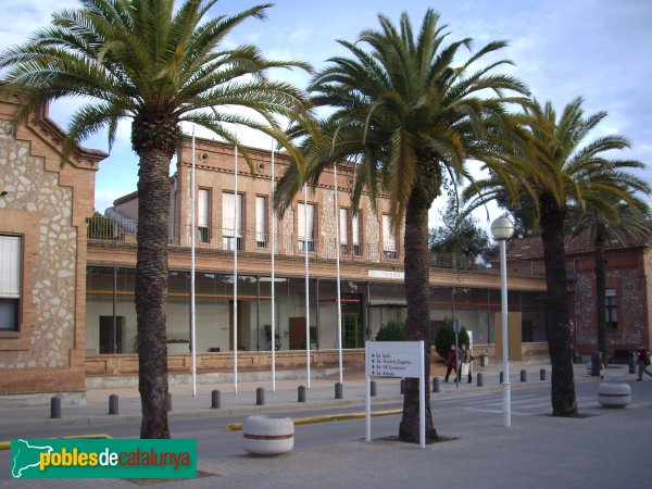 Hospital de la Mare de Déu de la Salut (els Caliptus). Façana principal