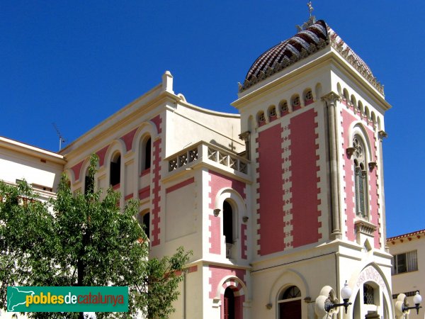 El Masnou - Casa Benèfica (Foto: Albert Esteves, 2007) El Masnou - Casa Benèfica