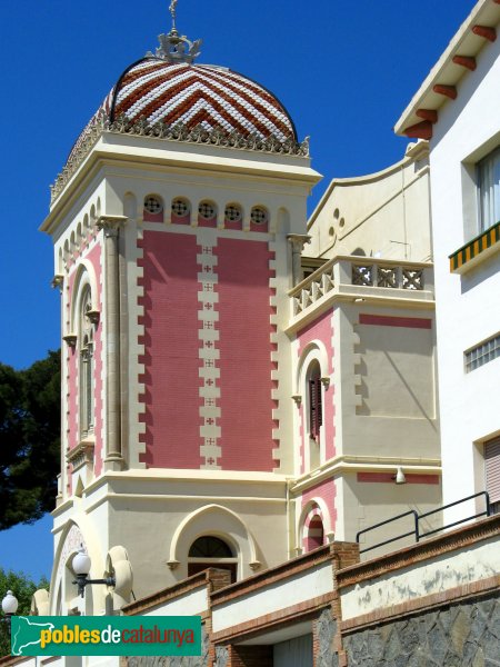 El Masnou - Casa Benèfica (Foto: Albert Esteves, 2007) El Masnou - Casa Benèfica