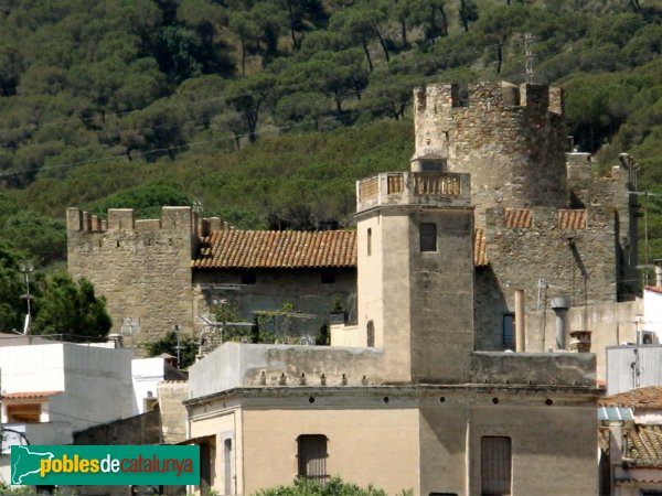 Vilassar de Dalt - Castell de Vilassar (Foto: Albert Esteves, 2007) Vilassar de Dalt - Castell de Vilassar