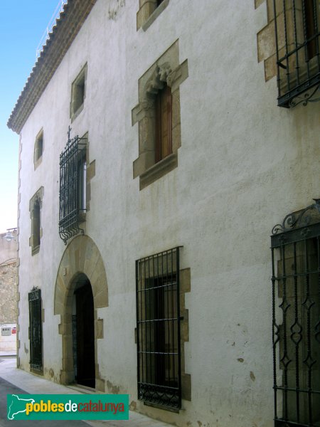 Pineda - Ciutadans, 28 (Foto: Albert Esteves, 2007) Pineda - Ciutadans, 28