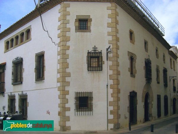 Pineda - Ciutadans, 28 (Foto: Albert Esteves, 2007) Pineda - Ciutadans, 28