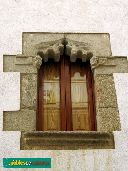 Pineda - Ciutadans, 28 (Foto: Albert Esteves, 2007) Pineda - Ciutadans, 28