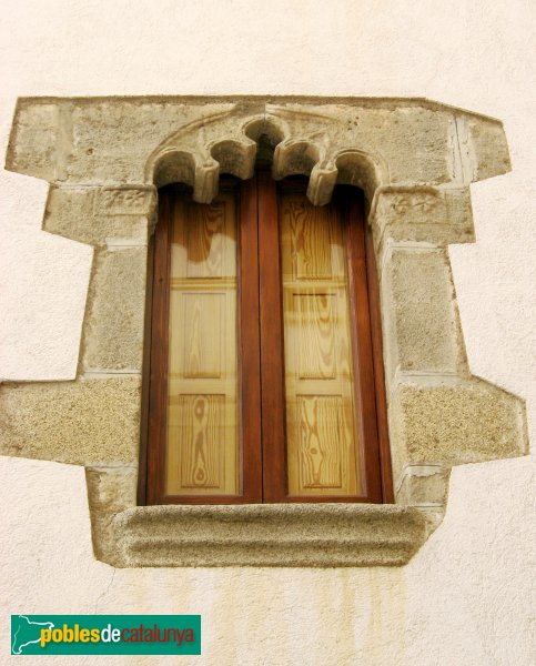 Pineda - Ciutadans, 28 (Foto: Albert Esteves, 2007) Pineda - Ciutadans, 28