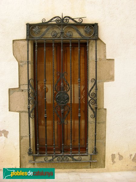 Pineda - Ciutadans, 28 (Foto: Albert Esteves, 2007) Pineda - Ciutadans, 28