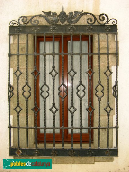 Pineda - Ciutadans, 28 (Foto: Albert Esteves, 2007) Pineda - Ciutadans, 28