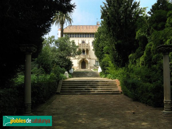 Argentona - Casa Garí - Jardins (Foto: Albert Esteves, 2007) Argentona - Casa Garí - Jardins