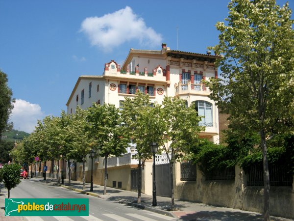 Sant Andreu de Llavaneres - Can Farnés (Foto: Albert Esteves, 2007) Sant Andreu de Llavaneres - Can Farnés