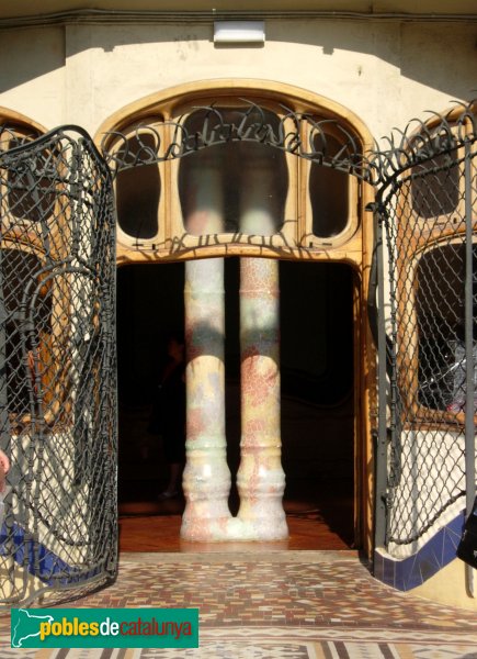 Barcelona - Casa Batlló, porta del pati Barcelona - Casa Batlló, porta del pati