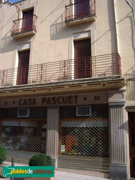 Casa Pascuet, al número 33 del carrer Major (Foto: Joan Sánchez Sabé, 2007) Casa Pascuet, al número 33 del carrer Major