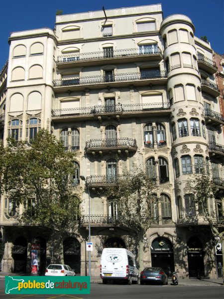 Barcelona - Rambla Catalunya, 74 (Foto: Albert Esteves, 2007) Barcelona - Rambla Catalunya, 74