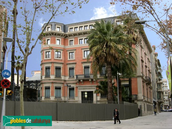 Barcelona - Palau del marquès de Santa Isabel (Foto: Albert Esteves, 2007) Barcelona - Palau del marquès de Santa Isabel