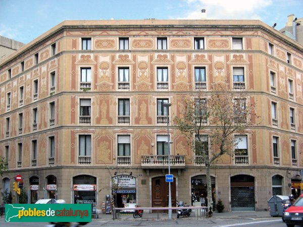 Barcelona - Consell de Cent, 340 (abans de la restauració) (Foto: Albert Esteves, 2007) Barcelona - Consell de Cent, 340 (abans de la restauració)