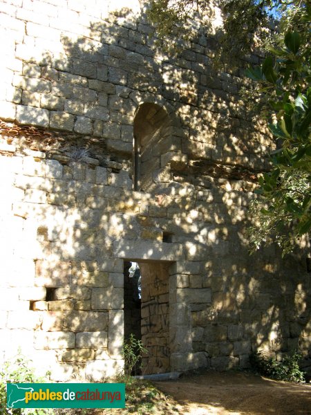 Tordera - Santa Maria de Roca-rossa: porta del claustre (Foto: Albert Esteves, 2008) Tordera - Santa Maria de Roca-rossa: porta del claustre