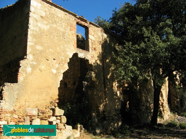 Tordera - Santa Maria de Roca-rossa: dependències monàstiques (Foto: Albert Esteves, 2008) Tordera - Santa Maria de Roca-rossa: dependències monàstiques