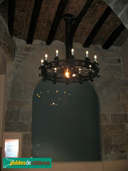 Olesa - Església, entrada (Foto: Manel Morales, 2008) Olesa - Església, entrada