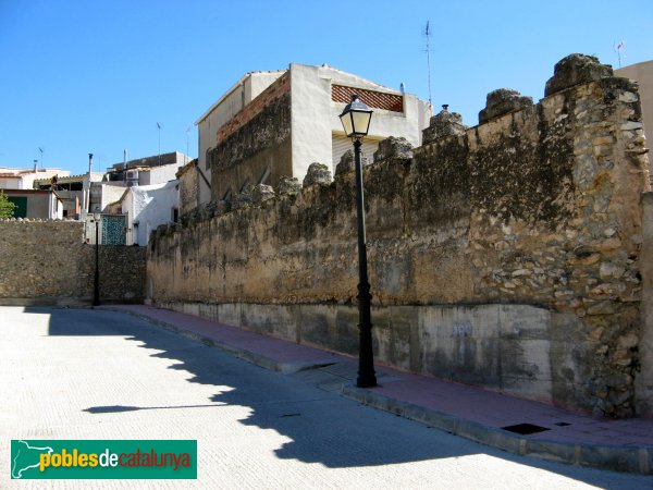 Salomó - Cal Cadernal, mur de la tanca (Foto: Albert Esteves, 2008) Salomó - Cal Cadernal, mur de la tanca