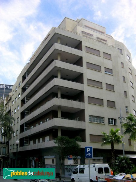 Barcelona - Diagonal, 419-421 (Foto: Albert Esteves, 2008) Barcelona - Diagonal, 419-421