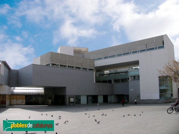 Barcelona - Biblioteca i Mercat Fort Pienc