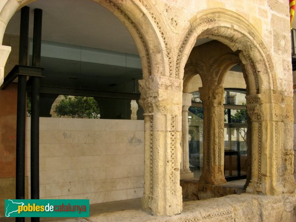 Tarragona - Antic Hospital de Santa Tecla (Foto: Albert Esteves, 2008) Tarragona - Antic Hospital de Santa Tecla