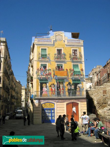 Tarragona - Façana de la plaça dels Sedassos