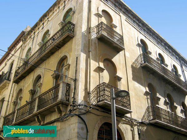 Tarragona - Casa Joaquim Miracle, abans de la restauració (Foto: Albert Esteves, 2008) Tarragona - Casa Joaquim Miracle, abans de la restauració