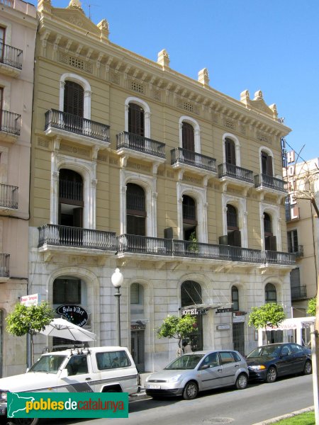 Tarragona - Casa Joaquima Bru (Foto: Albert Esteves, 2008) Tarragona - Casa Joaquima Bru