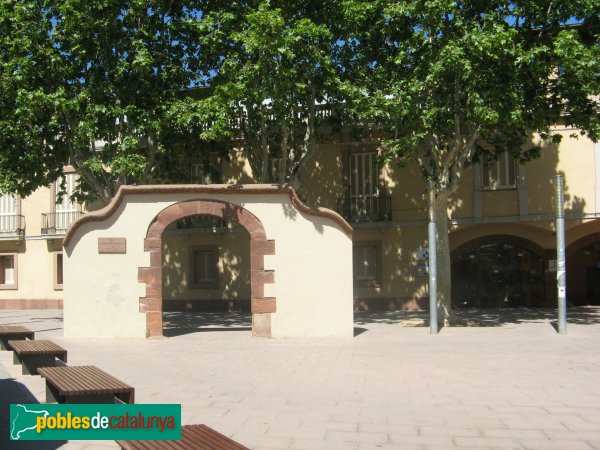 Pallejà - Ca n'Albareda de la Plaça (Foto: Albert Esteves, 2008) Pallejà - Ca n'Albareda de la Plaça