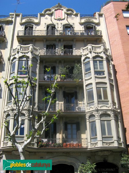 Barcelona - Cases Julià (Diputació 51-53-55) (Foto: Albert Esteves, 2008) Barcelona - Cases Julià (Diputació 51-53-55)