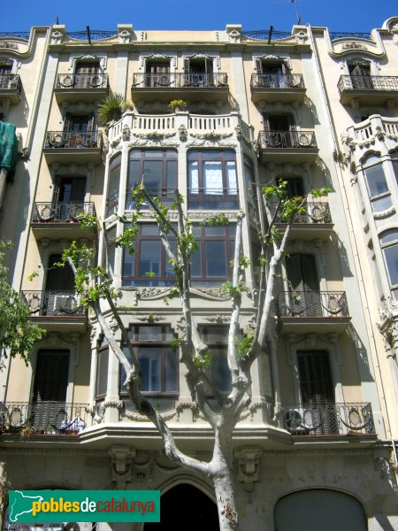 Barcelona - Cases Julià (Diputació 51-53-55) (Foto: Albert Esteves, 2008) Barcelona - Cases Julià (Diputació 51-53-55)