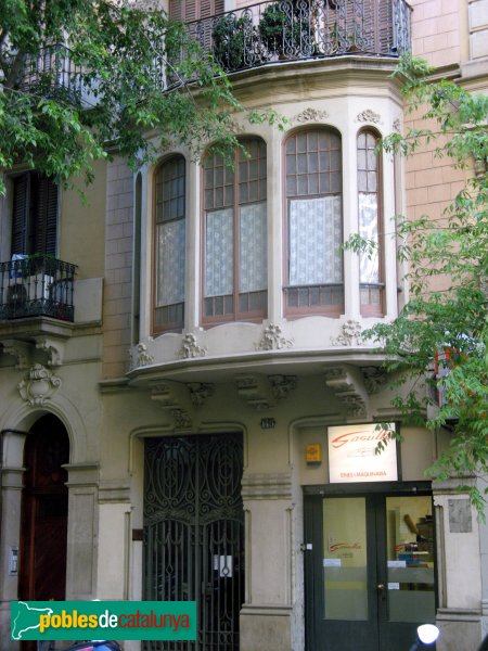 Barcelona - Casa Agnés Ayné (Borrell, 145)